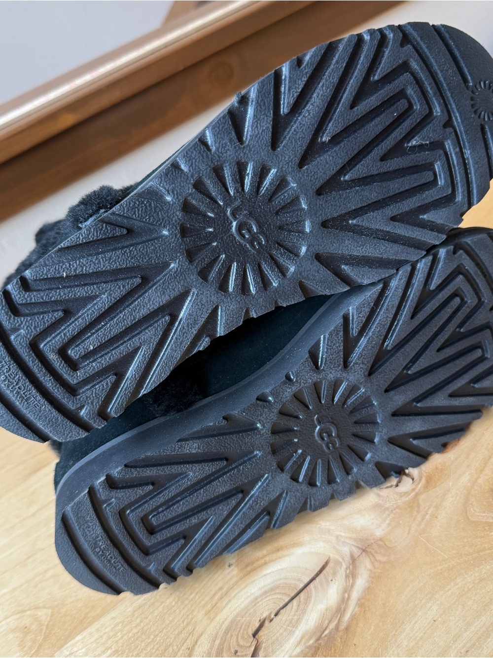 UGG AUSTRALIA BLACK SUEDE CLASSIC BOOT PULL ON FLAT SN 1112500 WINTER COZY W 9 - Picture 12 of 12